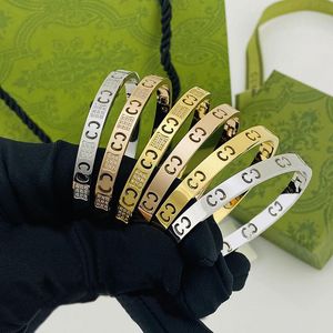 Luxurys Designers Bracelet For Men Bangles Stainless Steel Double Letter Carving 18K Gold Plated Jewelry No Box