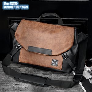 Borse a tracolla da uomo all'ingrosso in fabbrica 3 colori tendenza di strada Borsa postino marrone borsa in pelle multistrato di grande capacità zaino scozzese stile college