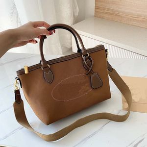 Tasarımcı çanta Kadın naylon çanta popüler baskı mektup yay messenger omuzdan askili çanta moda trendi retro omuz kanvas çanta # 52