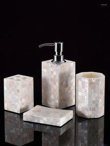 Badtillbehör Set badrumstillbehör Luxury White Shell Organizer Soap Dispenser Tandborstehållare Tumbler maträtt med bricka