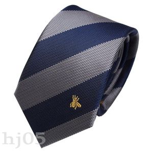 Comode cravatte da uomo in seta cravatta di design alla moda elegante modello da gentiluomo ricamo nero blu cravatta bella elegante ape cravatte nere per uomo PJ045 C23