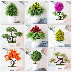 Dekorative Blumen künstliche Kiefern Tree Monstera Persian Gras Eukalyptus Pflanzen Bonsai Hauszubehör Schlafzimmer Wohnzimmer Dekor Fälsche