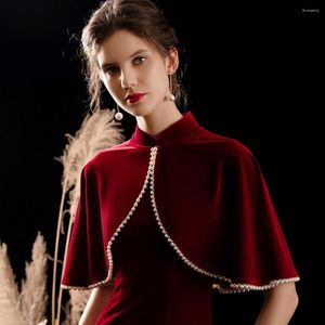 Abbigliamento etnico 2023 Cheongsam di velluto rosso stile cinese con mantello di perle 2 pezzi Abito da sera sexy Qipao sottile da donna Sposa da sposa Toast