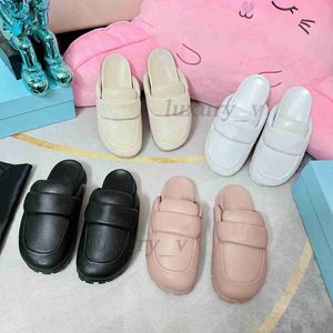 Designer Slippers Soft Leather Sandals Women Platform Mules Summer Flat Shoes Novelty Sheepskin Scuffs Lady Slippers Beach Flip Flops