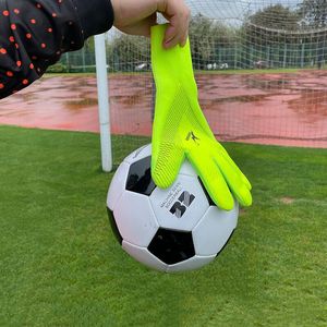 スポーツグローブ フットボールグローブ 大人 サッカー ゴールキーパー 厚みのあるラテックス保護 滑り止めゴールキーパー トレーニング マッチ ゴールキーパー フットボール グローブ 230309