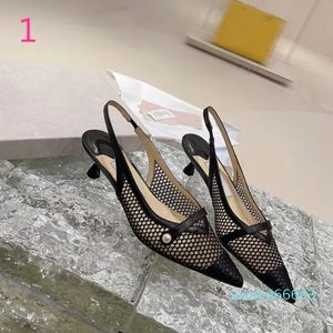 2023 Сандалии высокие каблуки женские уникальные дизайнерские дизайнерские заостренные платья свадебные туфли Sexy Flat and Low Heels Shoes Размер 35-40, с коробкой