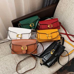 Ny Multicolor Shoulder Bag C Letter Designer Bag Fashion Women Designers Handväska läder crossbody väskor Trend Elegant Work Messenger väskor Purse 230209i