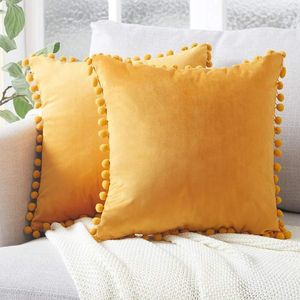 ポンポムボール付き枕ベルベットカバー白い黄色の青いベッドルームソファ装飾ケース45x45cm