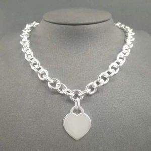 S925 Sterling Silver Halsband Armband för kvinnor Klassiskt hjärtformade hängsmycke Charm Chain Halsband Lyxmärkessmycken