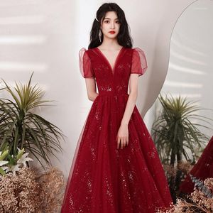 Etniska kläder puffhylsa cheongsam burgundy kinesiska brud bröllop elegant qipao v-hals prom klär franska maxi veckade paljetter vestidos