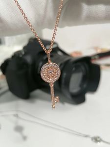 Серебряное серебряное ключ 18 тыс. Женщины женские ожерелья для подвесной ожерелья сеть