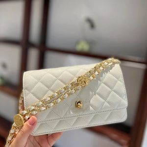 Kanal woc 22a omuz çantaları altın madeni para süsleme kadınlar tasarımcı lüks moda çapraz bag tote çanta bayanlar klasik mini flep