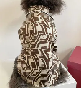 Camisa casual da marca de moda de animais de estimação Roupos de camisa nova e de tamanho médio cães e gatos