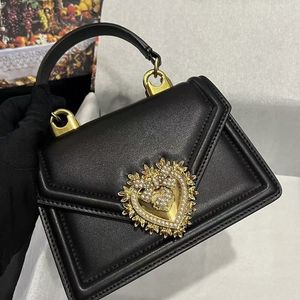 Sacos de noite 2023 marca de luxo mulheres de alta qualidade couro aleta bolsa de ombro decoração senhoras lazer compras bolsa 230309