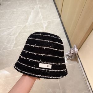 Ny designerhatt svart och vit tvåfärgad valfri trendpjäs av hög kvalitet solskyddshatt fashionbelt006