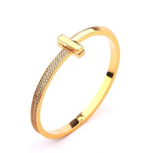 2023 Top Rose Gold Classic Armband Women Jewelry Design Diamond Armband Fashion Titanium Steel Armband Goldplated Never Fade