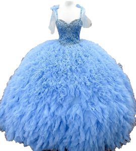 Dramatisk ruffle quinceanera klänning 2023 puffy fransk blå söt 16 bollklänning pärlor vestidos de 15 anos snörning korsett tillbaka utanför axeln kvitten smaragd orkidé sage