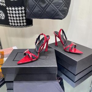 デザイナーの女性サンダルレッドソールハイポイントセクシーなクロスストラップカジュアルシューズ11cmかかとストラップ本革ソール女性靴