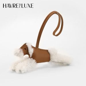 Belangrijkste ringen Havredeluxe Volledige hand gestikt schapenvacht Hhome Food Basket Bag Pegasus Budy Plush Dog Pendant Echt lederen Furry 230309