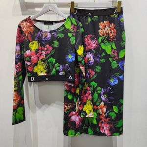 2023 G DONNE Abito da donna Brand Designer Set Siemi Stampare Lettere Maglietta Short-Shirt Gonnetta piena di pieghe a vita alta