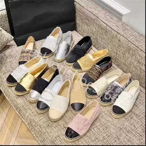 30color Luxury Casual Women Shoes Alparente designers de verão Ladies Praia plana Meio chinelos de moda Manomotores Sapato de tela Fisherman com tamanho de caixa 35-41 V0VZ