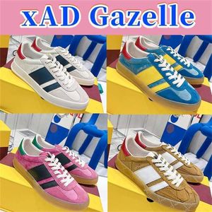 Men Casual schoenen Xad Gazelle Sneaker Wit Suede Blue Silk Beige Ebony Canvas Designer Mens Dames Sneakers Pink Groen Red Velvet Fashion Dames Trainers vs13