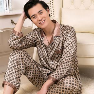 Mäns sömnkläder Silk Pijama Unit Men Spring Autumn Pyjamas Set Satin Lounge Pants Lång ärm Skjorta Tryckt Sleepwear Male Night Wear M-XXXL 230311