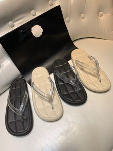 2023 tofflor flip-flops transparent kvinnlig sommar net rött mode clip fot sandaler utanför slitage strandskor