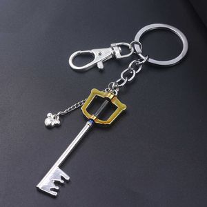 Nyckelringar Game Kingdom Hearts Sora Key Keychain Keyblade Weapon Model Avtagbar metall Keyring Men bil Kvinnor Bag Tillbehör smycken R230311