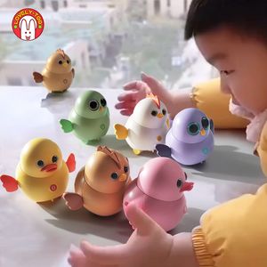 Electric/RC Animals Cute Swinging Magnetic Electronic Pets Walking Chicken Toys For Girls Chicks Set Children Link Trackless Random Road Condition 230310