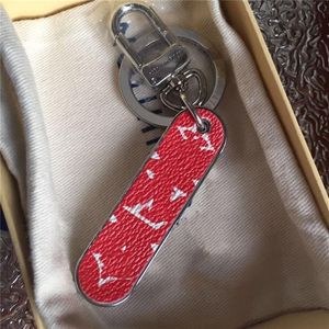 2022 Neues Design Skateboard Schlüsselanhänger hochwertiger Edelstahl Luxus Schlüsselanhänger für Männer und Frauen Geschenkbox Verpackung2601