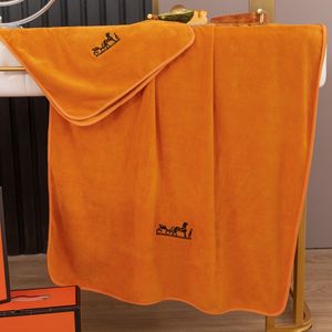 Mode Badhandduksset Coral Velvet Designer Handduk Brev Ansiktshanddukar Lyx Tvätt Badkar Absorberande Män Dam Tvättdukar Handduk factory outlet