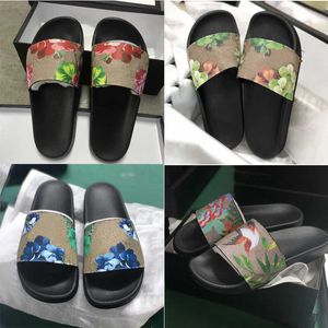 2023 Männer Frauen Blumensandalen Designer Gummi Slides Sommer Slipper Strand Männer Sandalen Flip Flops Frauen Blooms Gestreifte Perle Kausal Slipper EU35-46 Große Größe NO010