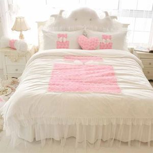 Set biancheria da letto principessa coreana bianco 4 pezzi volant copriletto pizzo fiore rosa copripiumino letto matrimoniale gonna biancheria da letto cotone Home273l