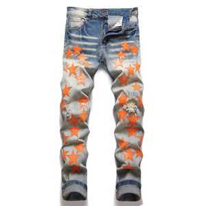 Amirs-Jeans für Herren, zerrissene Herrenjeans mit orangefarbenen Sternen, normale Passform, Buchstabenstickerei, Reißverschluss, schwarze mittlere Bleistifthose, Designer-Jeans für Herren, Hole Slim Ripped