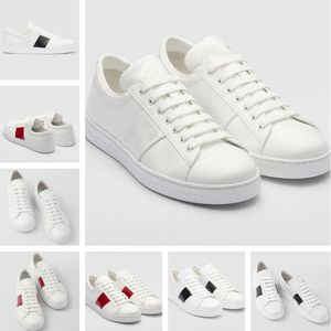 Witte geborstelde lederen sneakers schoenen contrasterende zijkant streep trainer mannen 2023s/s luxe merk skateboard wandelgrootte 38-46 originele doos