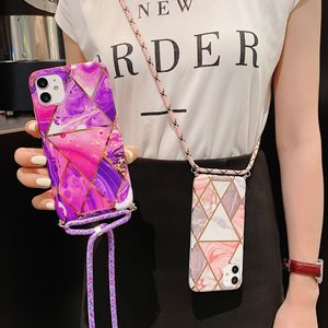 Cross-Body Mobiltelefonfodral Fashion Luxury Marble Grain Protective Cell Phone Fall för Apple iPhone 11 12 14 13 Plus Pro Max Square Triangle Back Cover With Strap