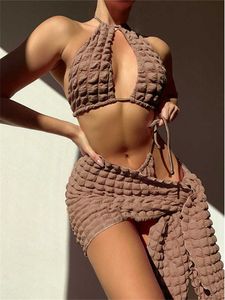 Kvinnors badkläder 3 stycken bikini set med kjol brun sträng thong baddräkt baddräkt kvinnor skär ut täckning badkläder trajes de bao 2023 y2303