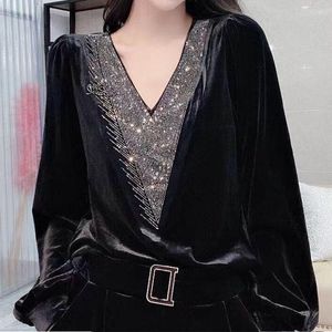 Kvinnors blusar 2023 Gold Velvet Long-Sleeves Top Autumn Winter Fashionable Western Style V-Neck Women's Inside Slim Fit Bottomin Shirt