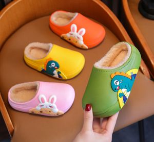 Le ultime scarpe per bambini cartoni animati pantofole antiscivolo impermeabili calde molti stili tra cui scegliere supportano il logo personalizzato