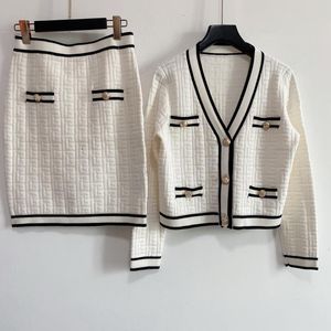 2023サマーカジュアルドレスセータースカイア2ピーススカート半袖編み布豪華なデザイナー服