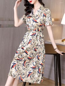 Sukienki swobodne Summer Kobiety 2023 Vintage Floral Dress Korean Fashion Beach Tutics Slim Elegant Bodycon Mulberry Silk Midi Evening