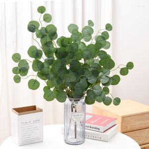 Flores decorativas eucalipto bando artificial planta verde folhas caseiras jardim diy parede interna videira decoração 1pc