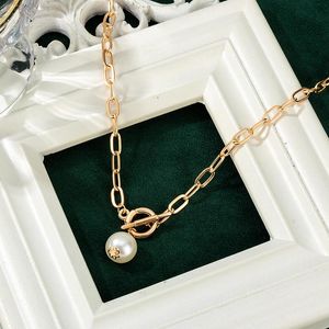 Naszyjniki wiszące łańcuch przełączanie Złota vintage barokowa perła zamek 2023 Aangel Love Naszyjnik dla kobiet biżuteria