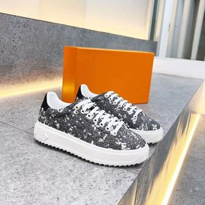 En iyi marka tasarımcısı klasik moda kadınlar küçük whiteshoesladies casualsneakers gerçek deri