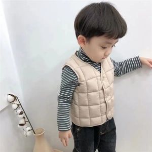 Coloque Coloque Autumn Winter Cotton Vest Baby Fashion Allmatch Warm Garoto espessado Sabor estrangeiro Cor Solid Color Intensor 230311