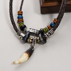 Choker Vintage Men's Wolf Tooth Pendant Necklace Double Layer Leather Rope Necklaces Ancient Tribe Prayer Beaded Charm Chains