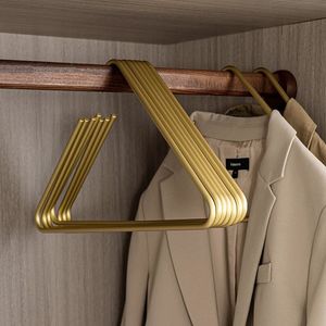 Hangers Racks Creative Triangle Clothes Hangers 5pcs Solid Metal Hangers for Coat Trousers Scarf Drying Rack Storage Racks Wardrobe Organizer 230311