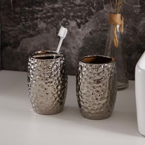 Badtillbehör Set Toothbrush Cup Ceramic Wash Cups Par Placera hållaren Silver Bump Trend and Creativity Badrumförsörjning Retro