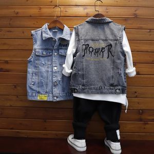 Coloque garoto garoto de menino colete de jeans primavera outono infantil botão casual para baixo jackets mangas jeans big boys letra fina de casaco de letra 230311